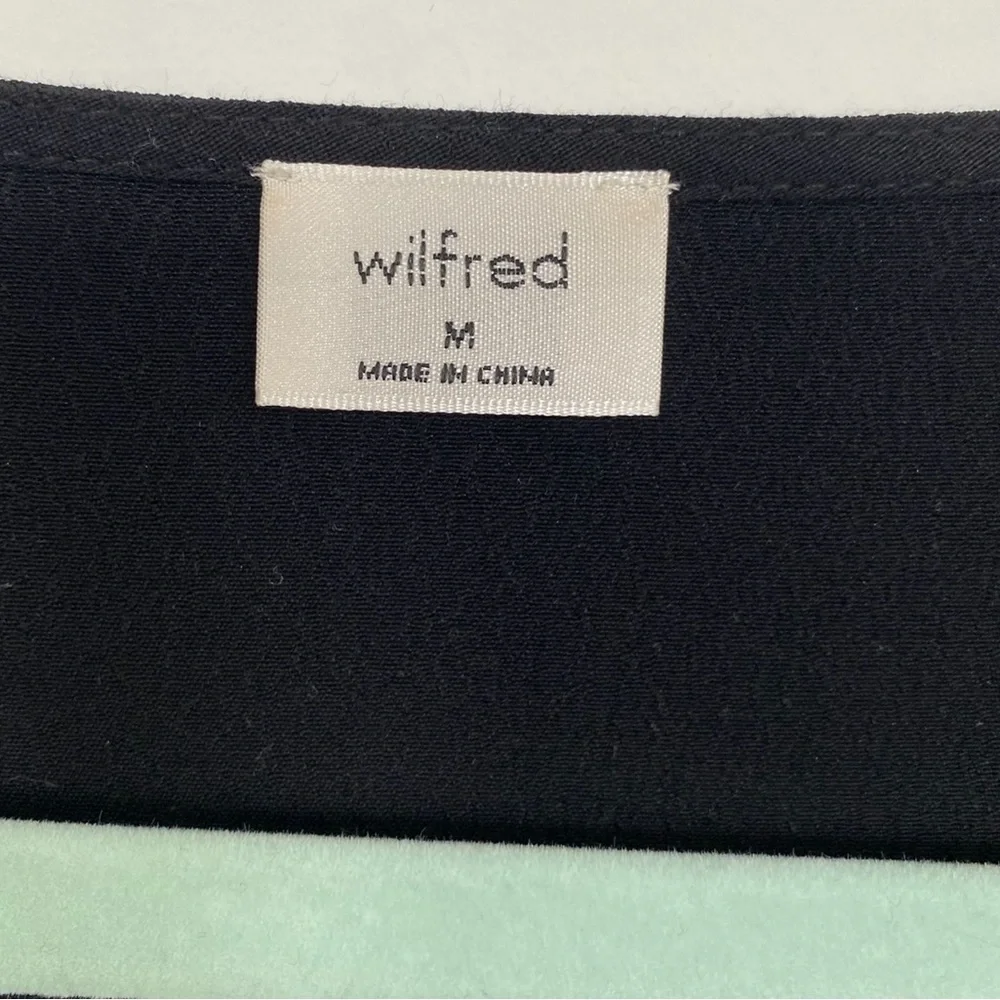 Black Button-Front V-Neck Long Sleeve Dress - Picture 9 of 10